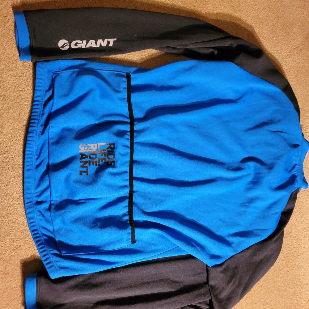 soft shell cycling Jacket. - Picture 2 of 4